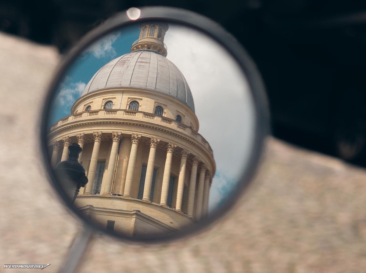 Parisian Dome in Convex Mirror