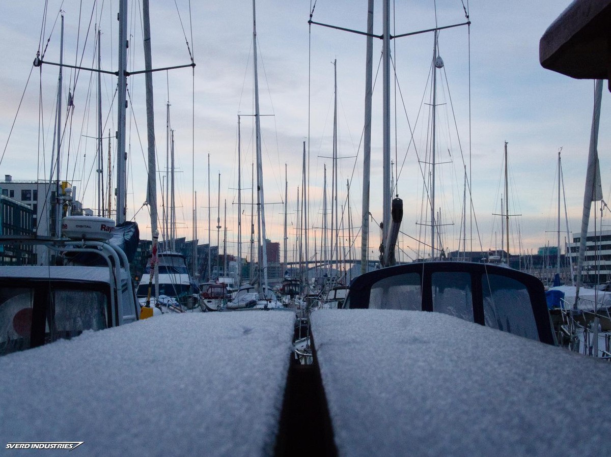 Bergen Marina: A Frost-Kissed Dawn