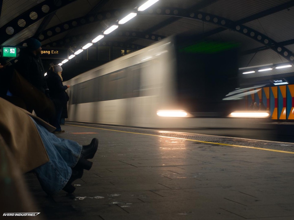 Oslo Subway: A Dialogue of Motion and Stillness